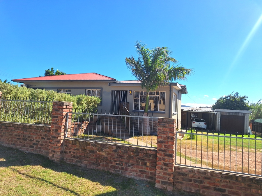 4 Bedroom Property for Sale in Van Riebeeck Hoogte Eastern Cape